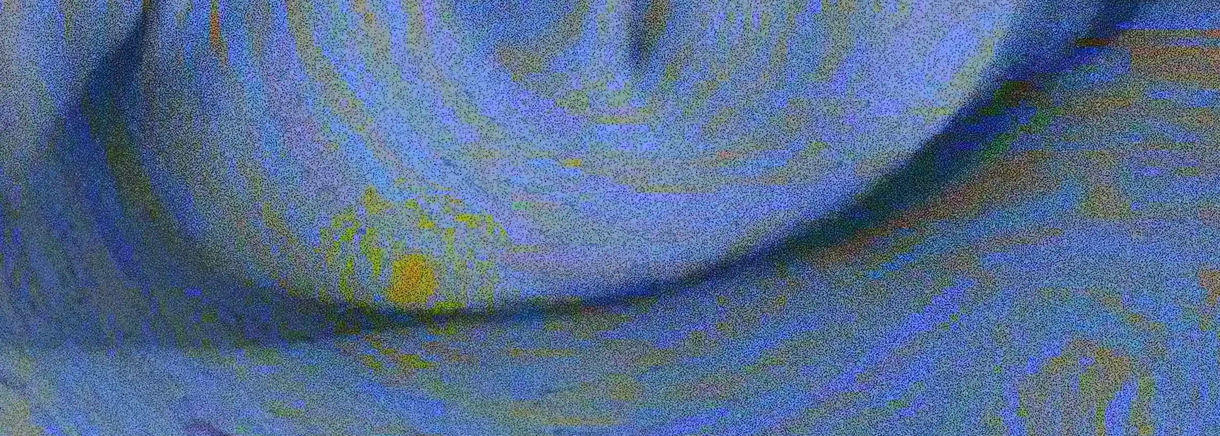 Dettaglio dell'opera Notturno: una profonda curva anatomica sfuma in un mare di pigmenti e segni grafici sui toni del blu